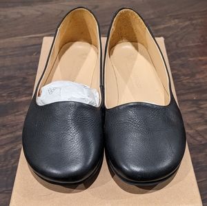 New in box Vivo Barefoot Hand cut Juttee black leather flats size 39 EU